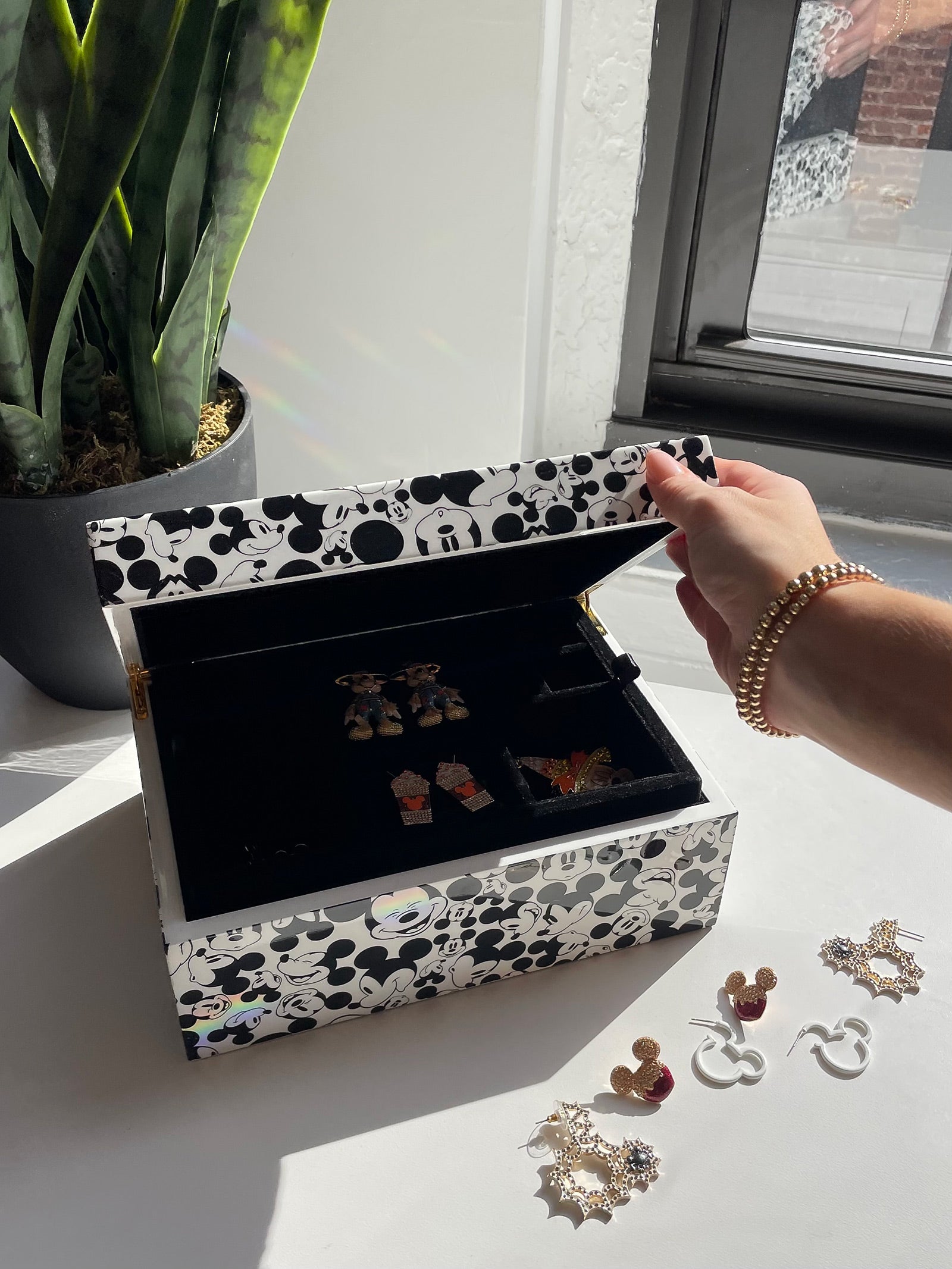 Mickey Mouse Disney Jewelry Lacquer Box - Black/White - Image 2