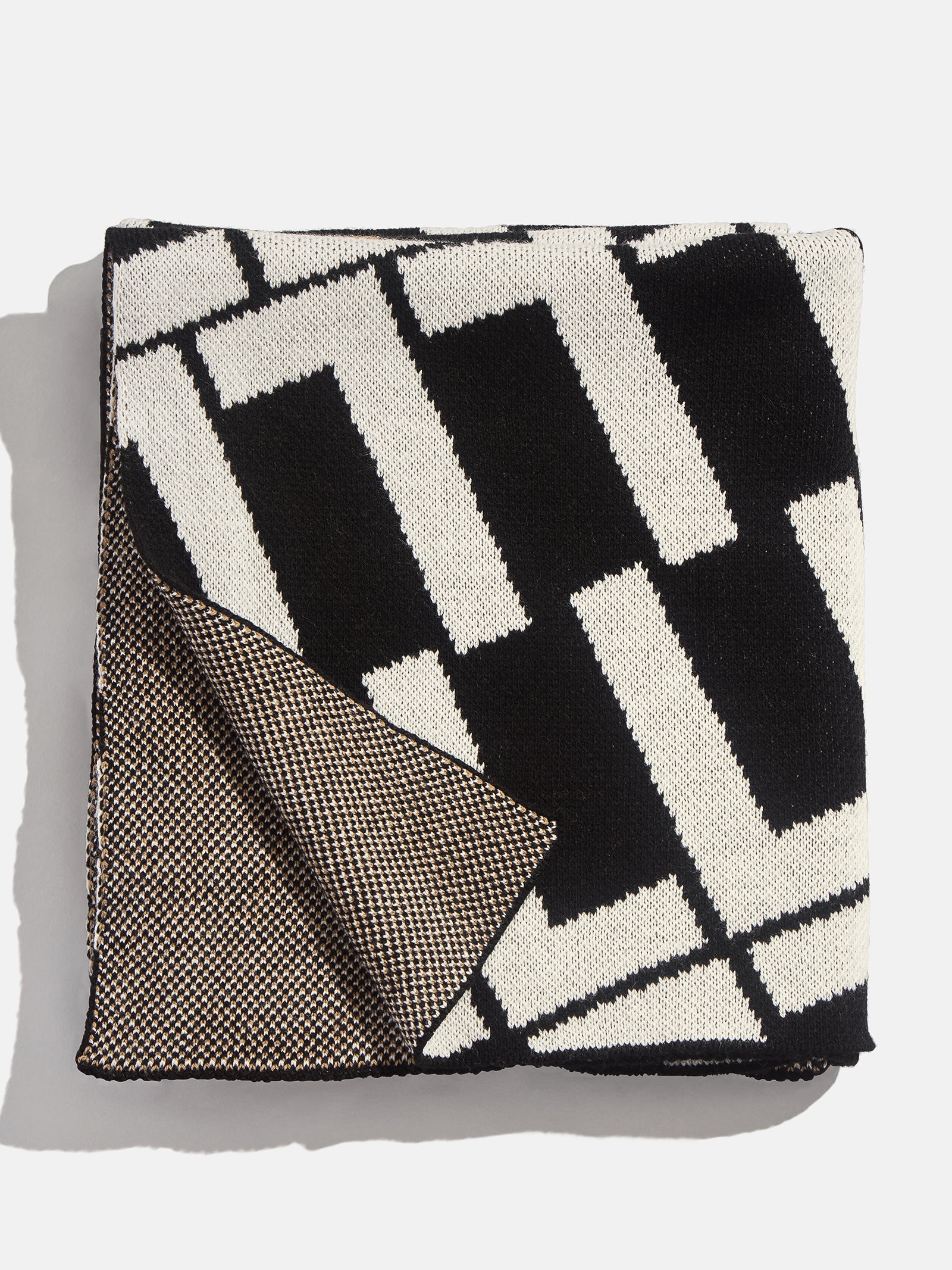On A Loop Custom Blanket - Black/White - Image 3