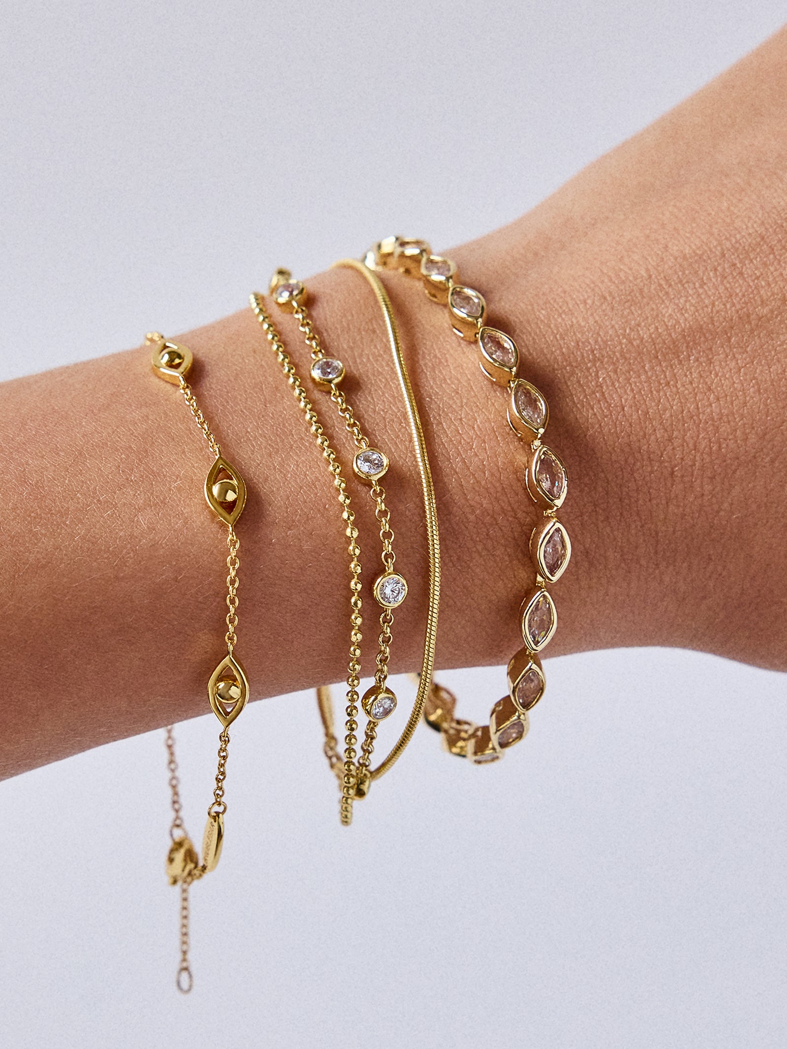 Amanda 18K Gold Tennis Bracelet - Pear Bezel - Image 2